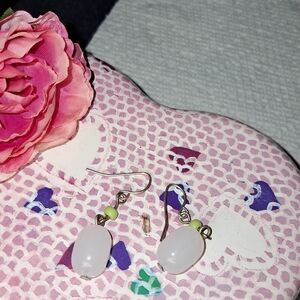 White Quartz Look Oval Drop Earrings w/ Green Accent (Silvertone)